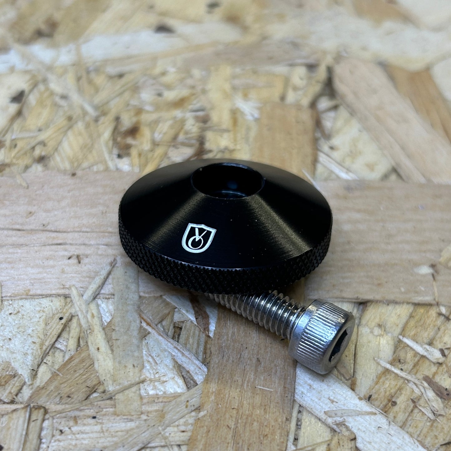 Velo Orange Knurled Stem Cap, musta