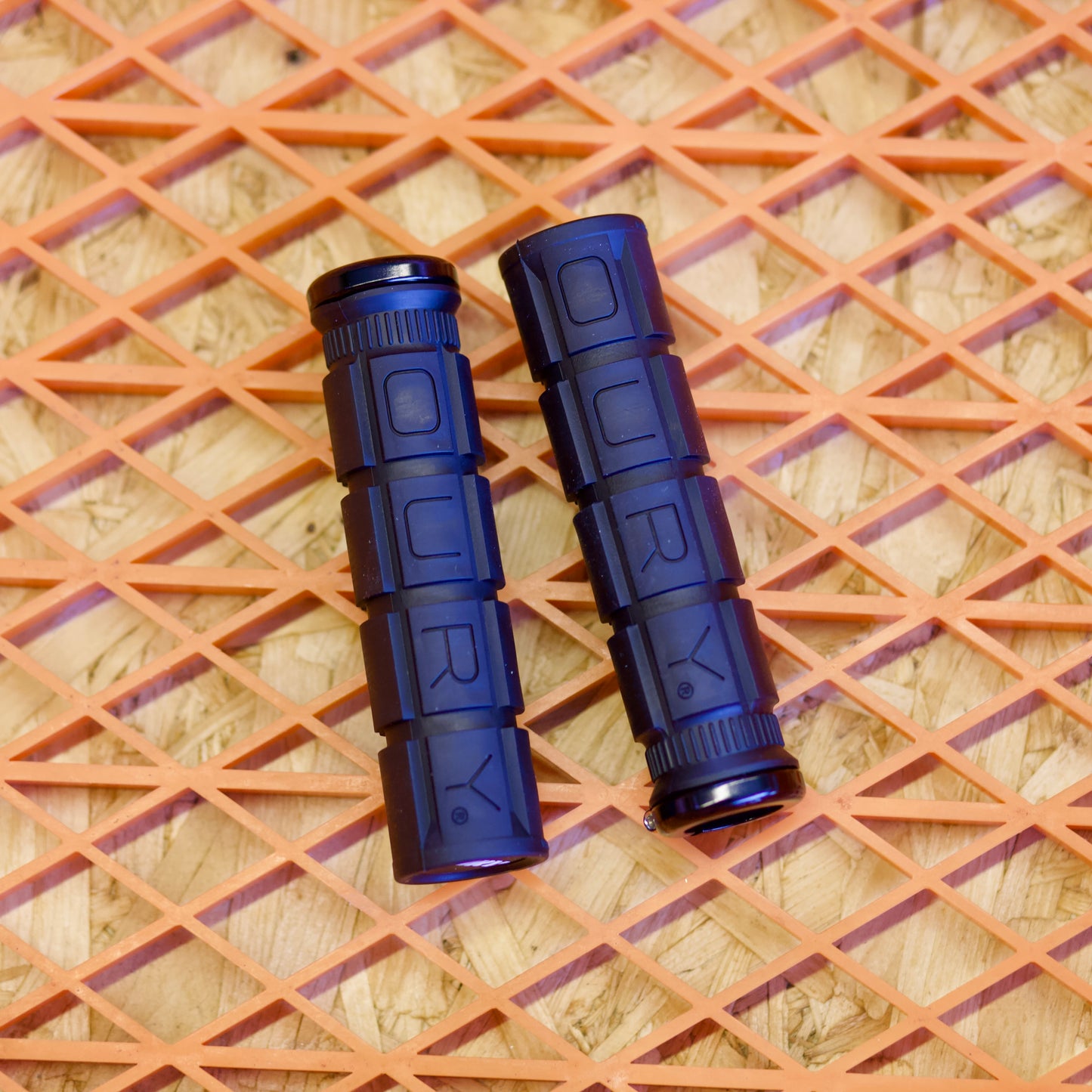Oury V2 lock-on gripit